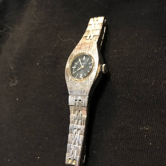 Caravelle by bulova watch simple but elegant - Picture 2 of 12